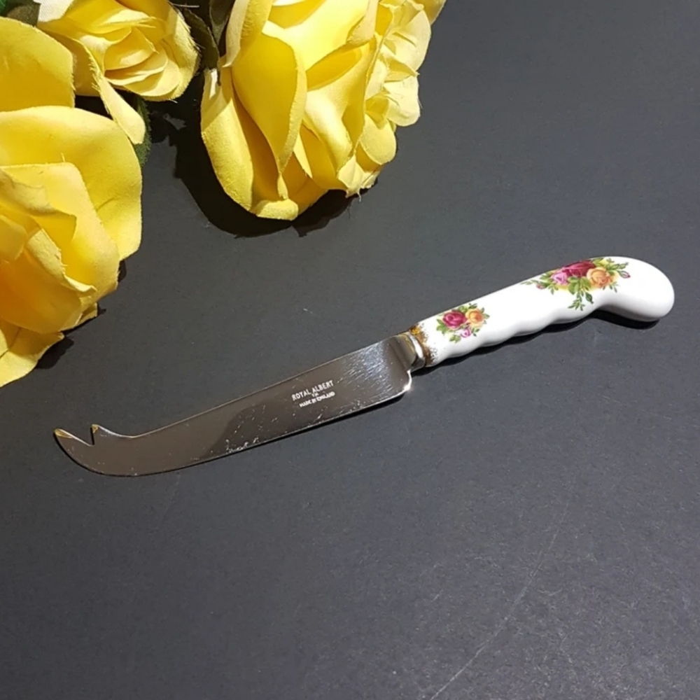 Royal Albert Old Country Roses Cheese Knife: Bone China Handle England